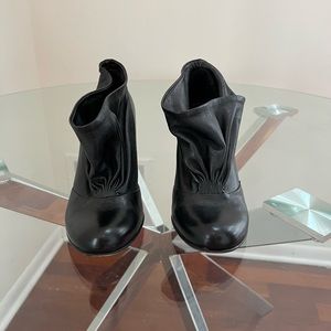 Prada Black heels size 38